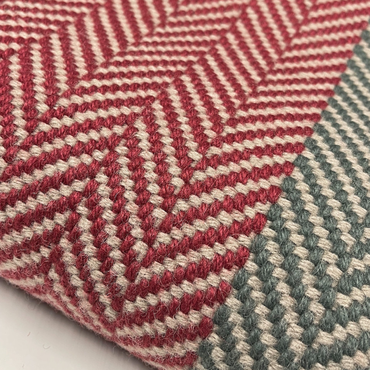 Traploper Off the Loom Felton Border - Alpine