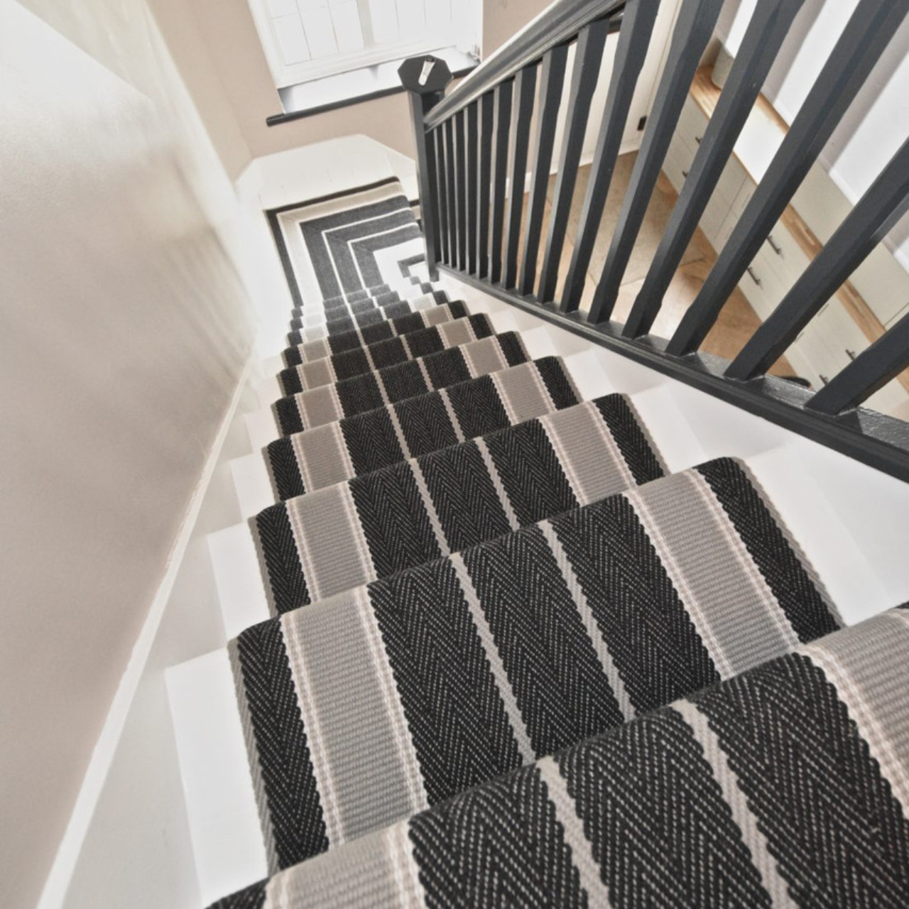 Traploper Off the Loom Broomley - Obsidian Black