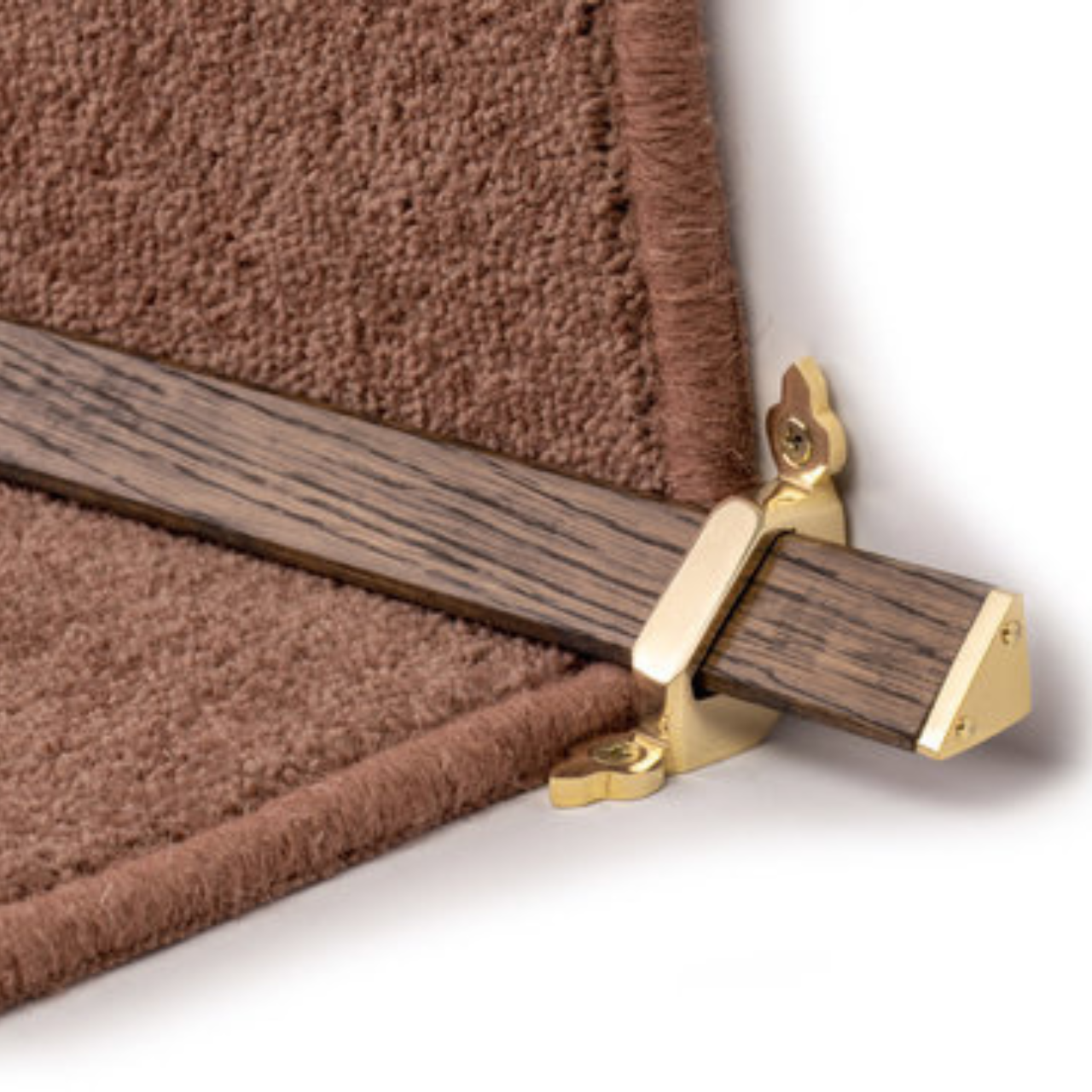 Traproede tudor brass dark
