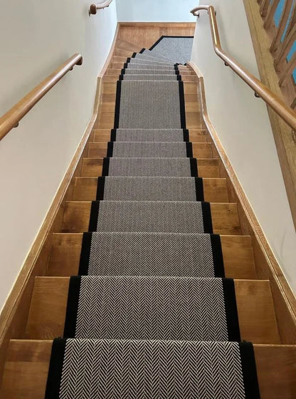 Traploper Hartley Tissier Herringbone Border Ivory & Black