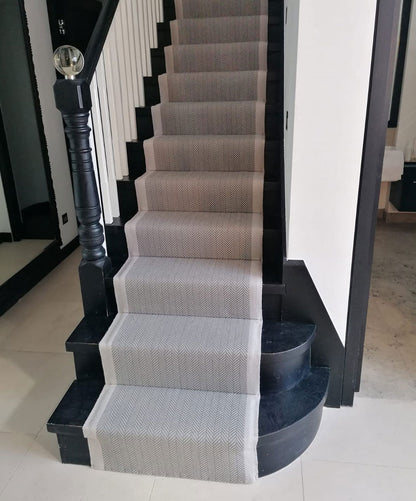 Traploper Hartley Tissier Herringbone Border Nickel & Light grey